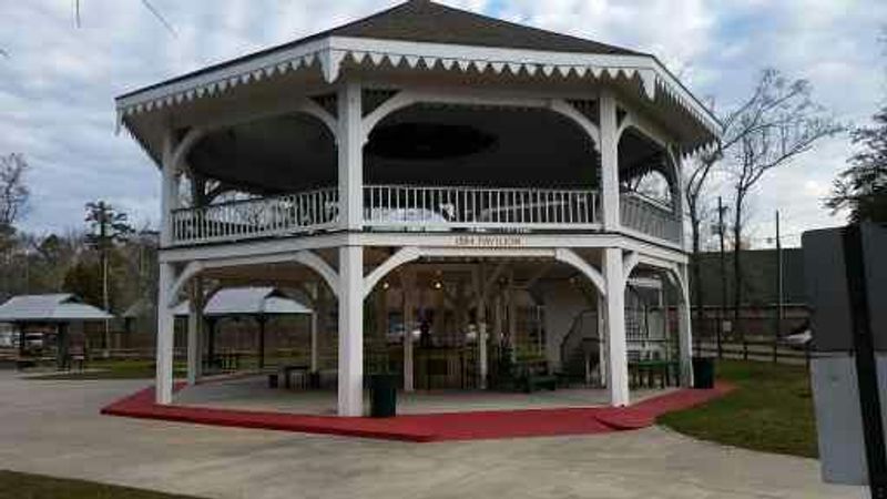 You Might Be Surprised One Of Louisiana'S Most Cheerful Places Is This Charming Little Town - Decor Hint The Pavilion With A World's Fair Past