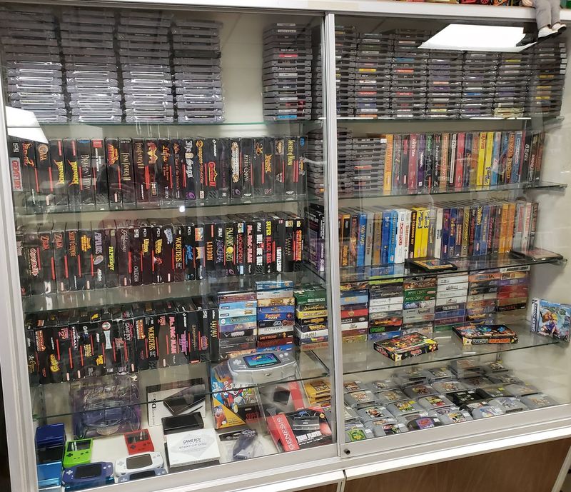 This 2,400-Square-Foot Connecticut Store Is Packed With Vintage Toys And Childhood Memories - Decor Hint Old Games And Collectibles Reward Patient Browsing