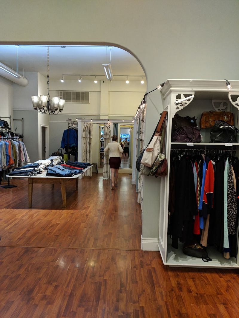 9 California Consignment Centers Where You Can Score Premium Brands For Cheap - Decor Hint Labels Luxury Consignment, Walnut Creek