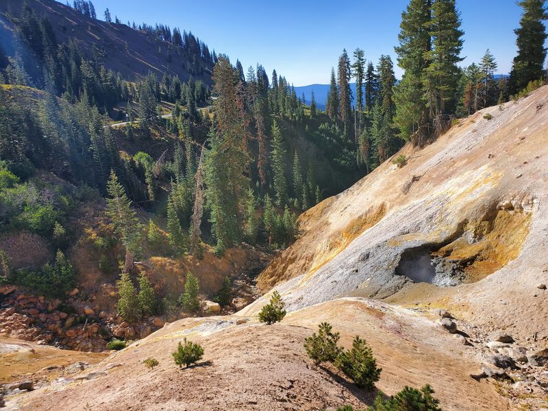 12 California Stargazing Spots To Visit As September Nights Get Longer - Decor Hint Lassen Volcanic National Park, Mineral