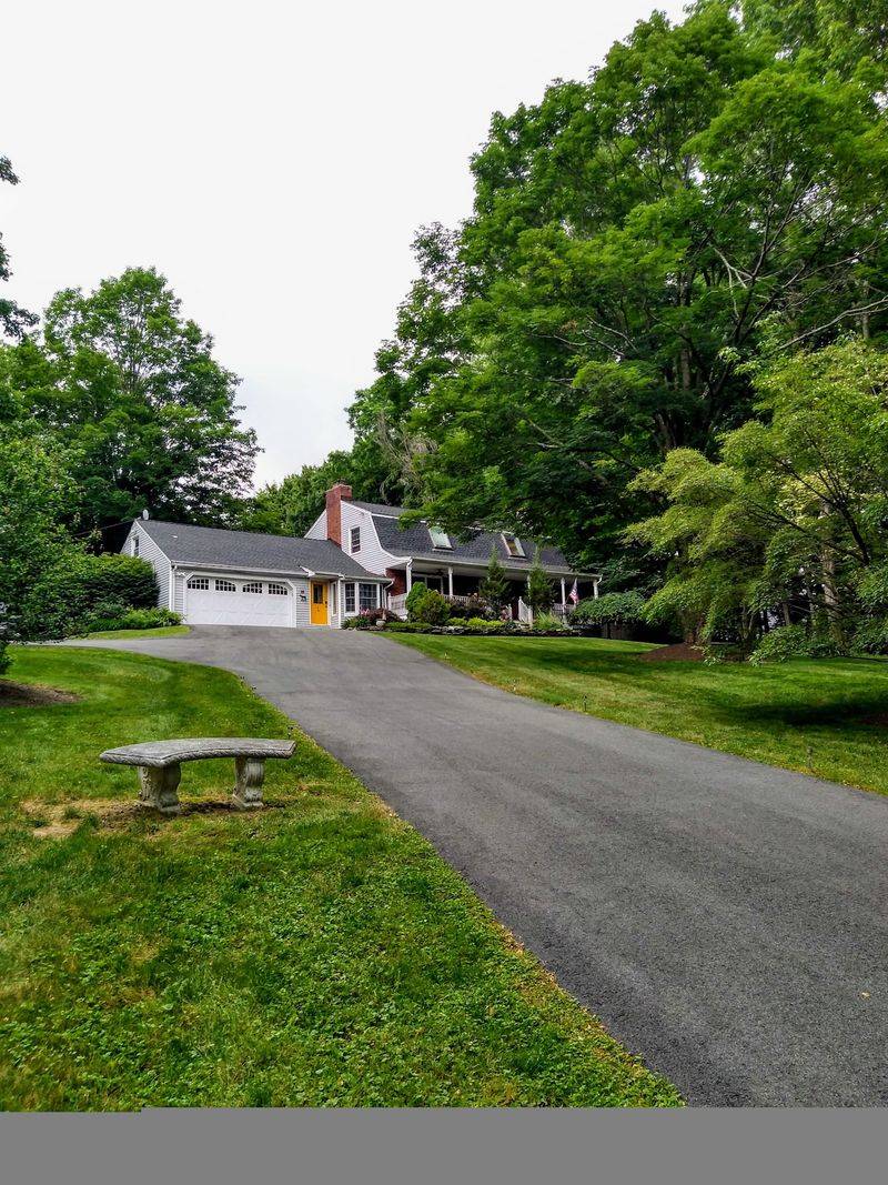 10 Haunted Roads In New York Locals Think Twice About Driving After Dark - Decor Hint Spook Rock Road, Suffern