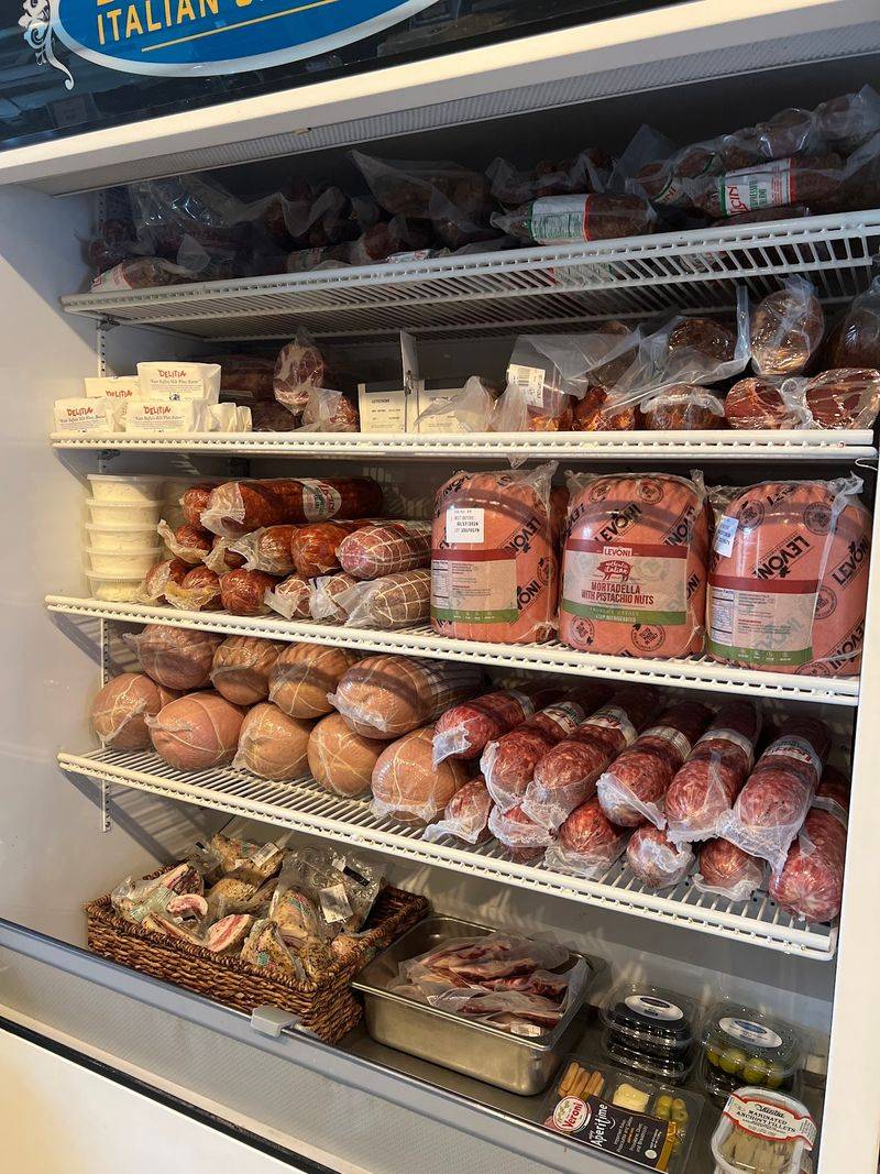 Mina's Italian Market & Deli