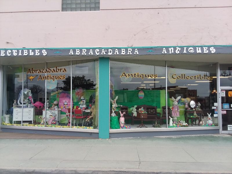 Abracadabra Antiques in Caldwell