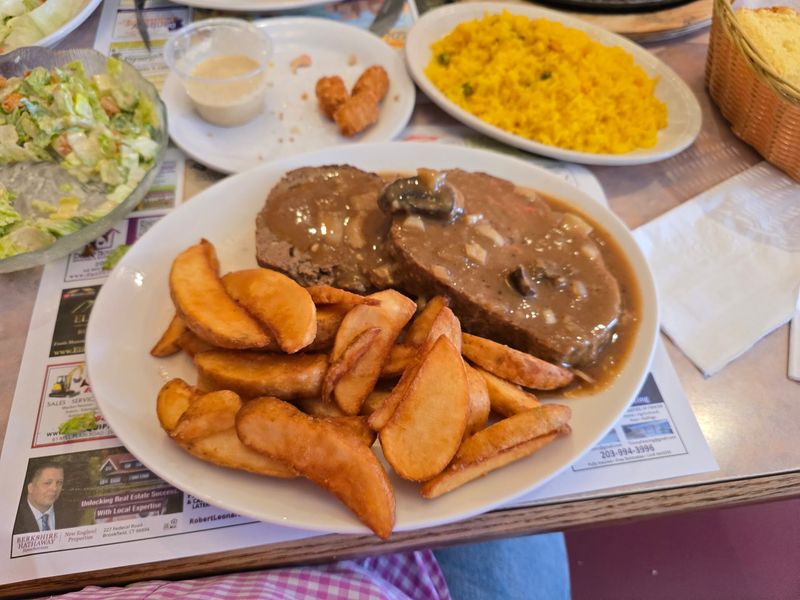 This Classic Connecticut Diner Serves Homemade Pies Worth Crossing The State For - Decor Hint Scratch Cooking Has Defined The Kitchen Since 1995