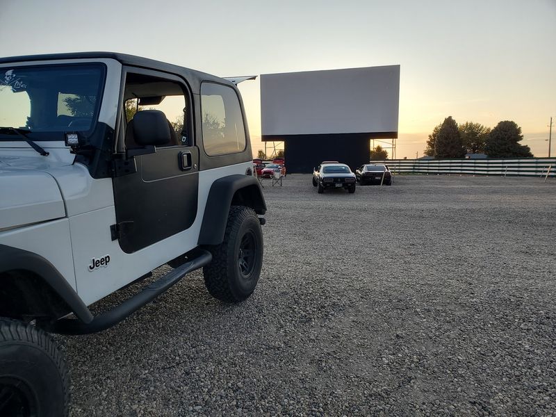 This Vintage Idaho Drive-In Theater Brings All The Simpler-Times Nostalgia Rushing Back - Decor Hint Best Nights to Go and When to Arrive