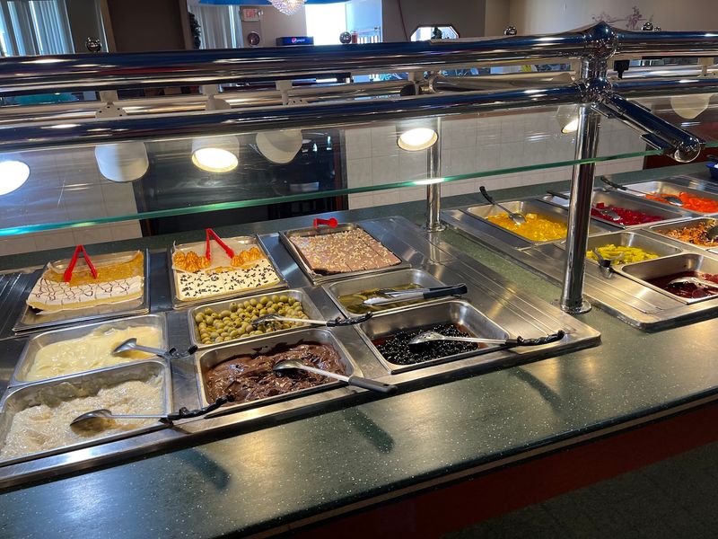 The Enormous Connecticut Buffet That Pairs Perfectly With A Fall Foliage Drive - Decor Hint Torrington Puts The Feast In The Litchfield Hills