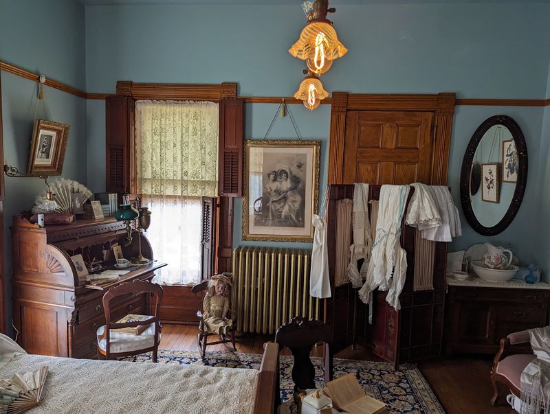 One Of Wisconsin’s Most Unusual Museums Is Probably Closer Than You Think - Decor Hint Original Switches Still Matter