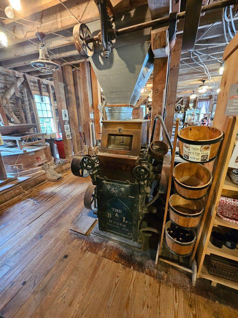 This 150-Year-Old Georgia Mill Still Grinds Corn And Wheat With Its Original 1,500-Pound Stones - Decor Hint Four Generations Keeping The Stones Turning
