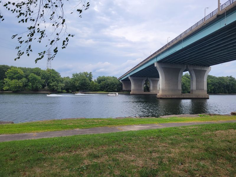 9 Connecticut Riverwalks Worth Exploring When You Need An Easy Afternoon Outdoors - Decor Hint Charter Oak Landing, Hartford