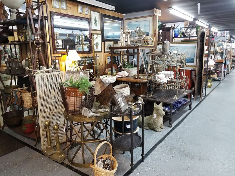 Vintage Decor Covers Every Era And Style