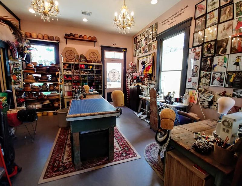 Michelle Obama, Oprah And Madonna Have All Worn Hats From This Kentucky Shop - Decor Hint The Rare 1800s Braid Machine That Shapes The Unexpected