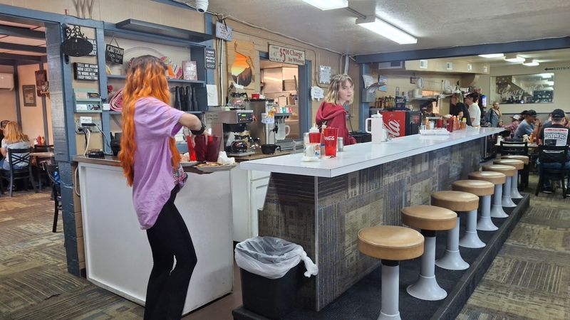 11 Surprisingly Affordable Idaho Restaurants Where You Can Eat Like A King - Decor Hint Jeri's Jumbo's Cafe, Pocatello
