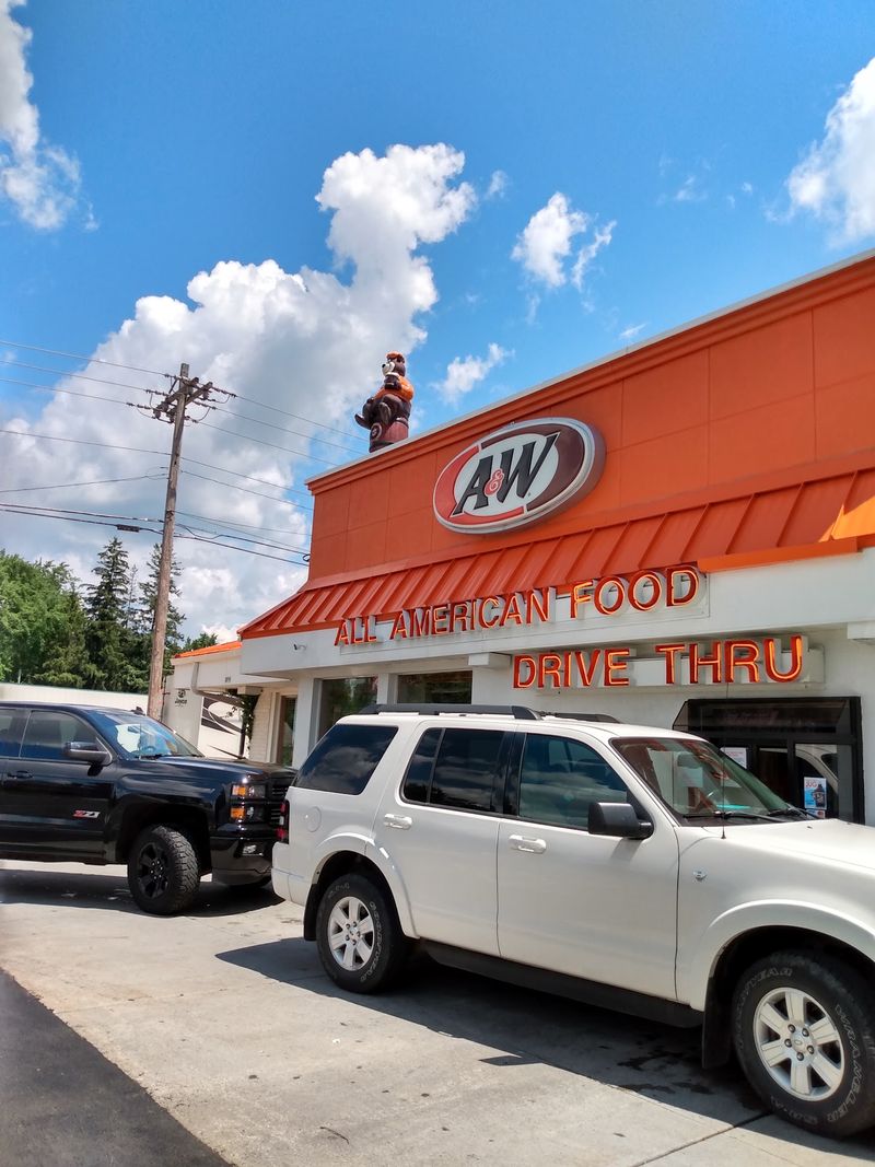A&W Restaurant, Clintonville
