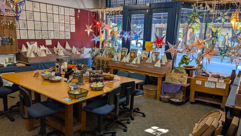 This Nearly 40-Year-Old North Carolina Shop Sells Beads From The 1800s And Even Earlier - Decor Hint Take A Jewelry Workshop And Turn Your Finds Into Something Wearable