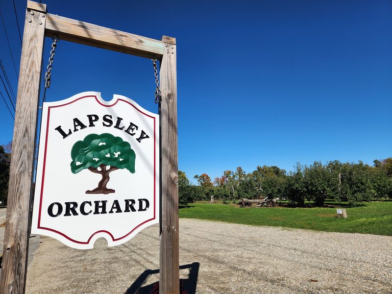 Lapsley Orchards, Pomfret Center
