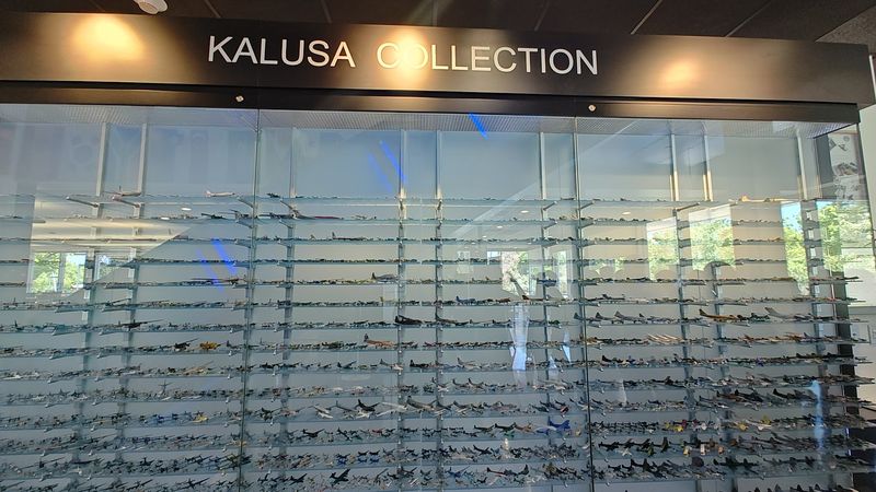 Arizona Is Home To An Incredible Miniature Airplane Collection Aviation Fans Could Explore For Hours - Decor Hint Tiny Markings, Careful Hands