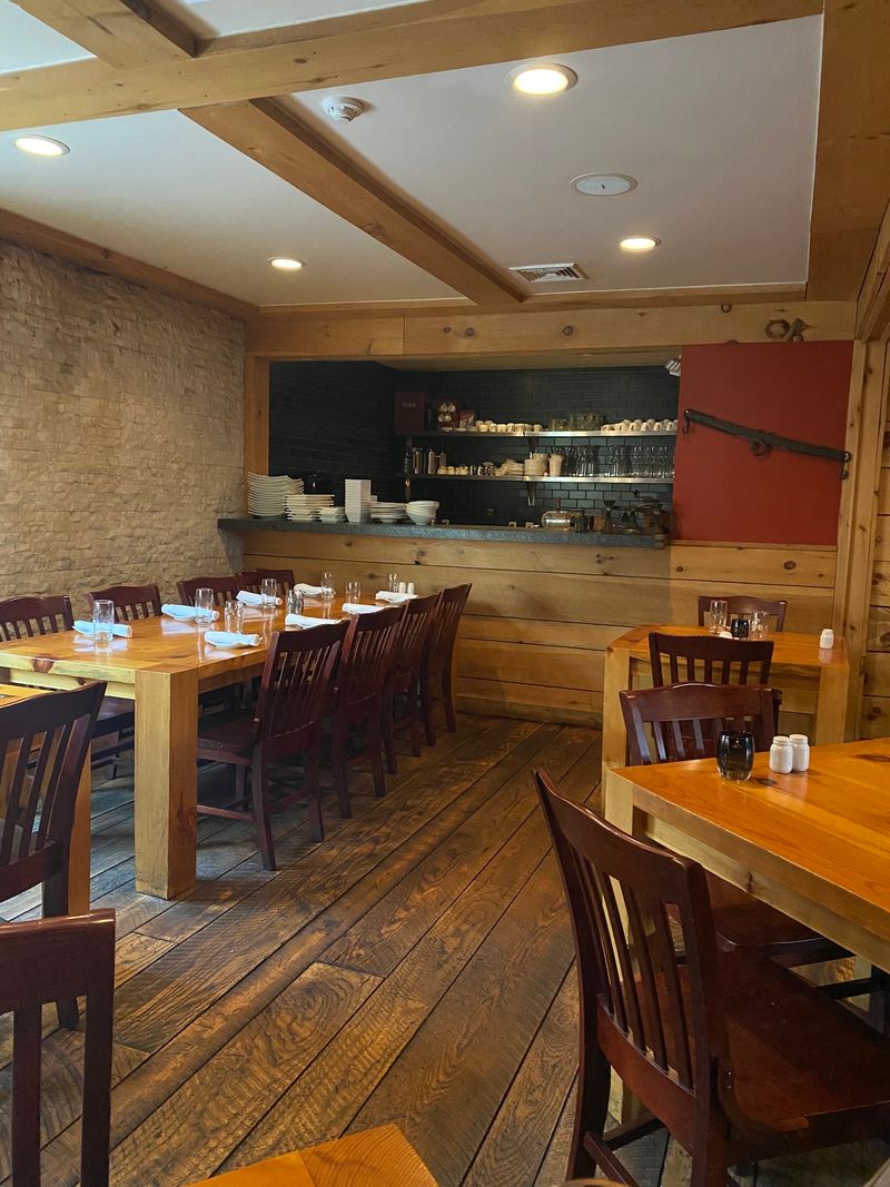The Cue Restaurant And Catering, Danbury 
