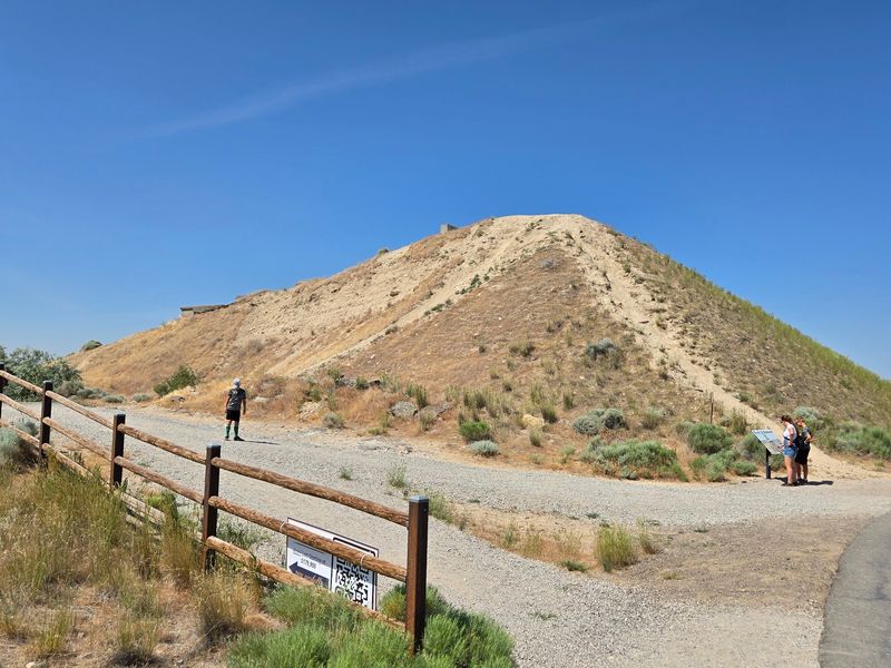 8 Of Idaho's Quirkiest Roadside Attractions Make One Very Strange Road Trip - Decor Hint Evel Knievel Snake River Canyon Jump Site In Twin Falls