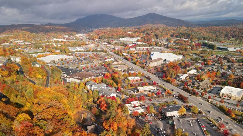 These North Carolina Mountain Towns Are Made For Escaping A September Heatwave - Decor Hint Boone