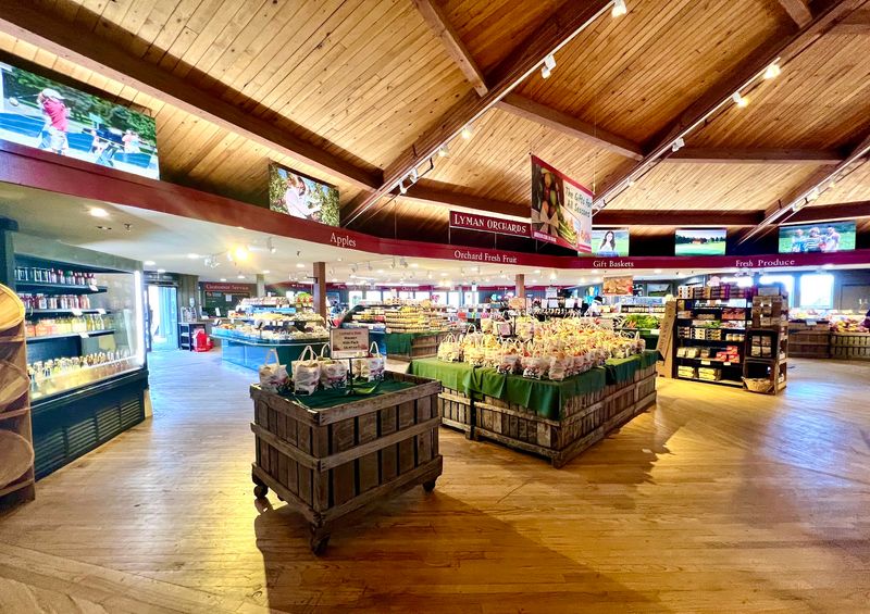 Lyman Orchards Apple Barrel Farm Market, Middlefield