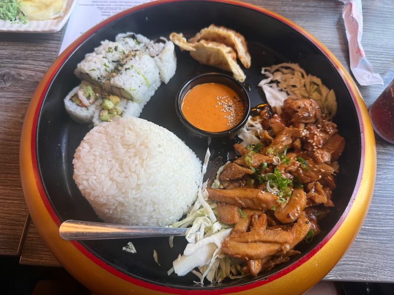 This Idaho All-You-Can-Eat Sushi Restaurant Keeps Fresh Rolls Coming To The Table - Decor Hint Beyond Sushi On The Menu