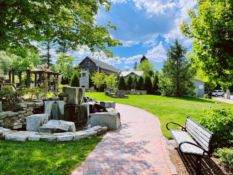 These North Carolina Mountain Towns Are Made For Escaping A September Heatwave - Decor Hint Highlands