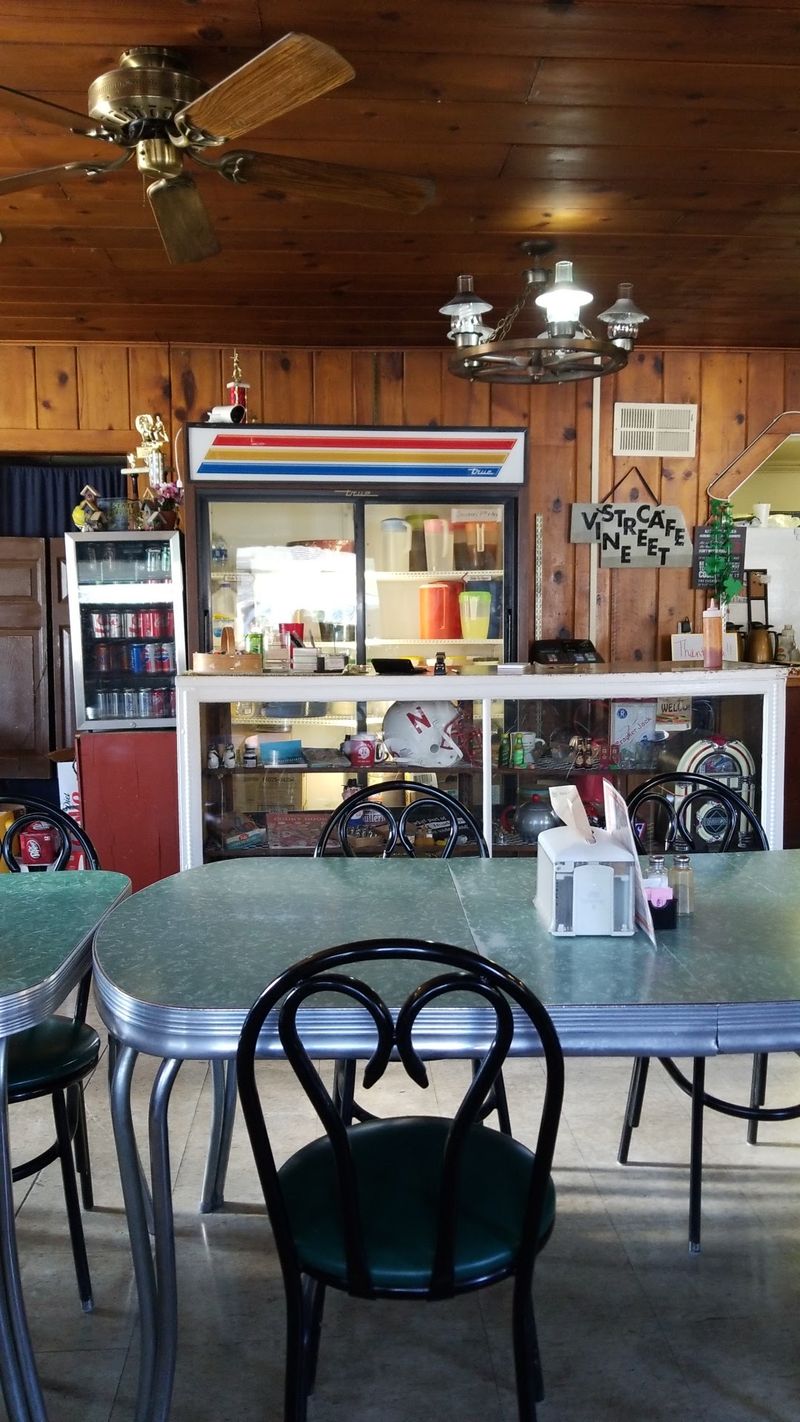 The Burgers At This Tiny Rural Nebraska Cafe Are Worth An Hour-And-A-Half Drive - Decor Hint Cady, Ric, and the People Behind the Counter