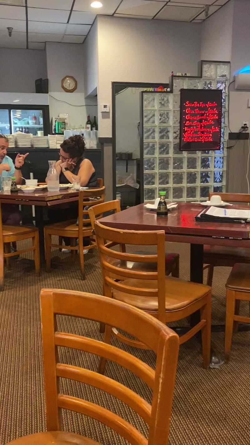 Dim Sum Carts Still Roll From Table To Table At This Florida Restaurant - Decor Hint The Florida Plaza It Calls Home