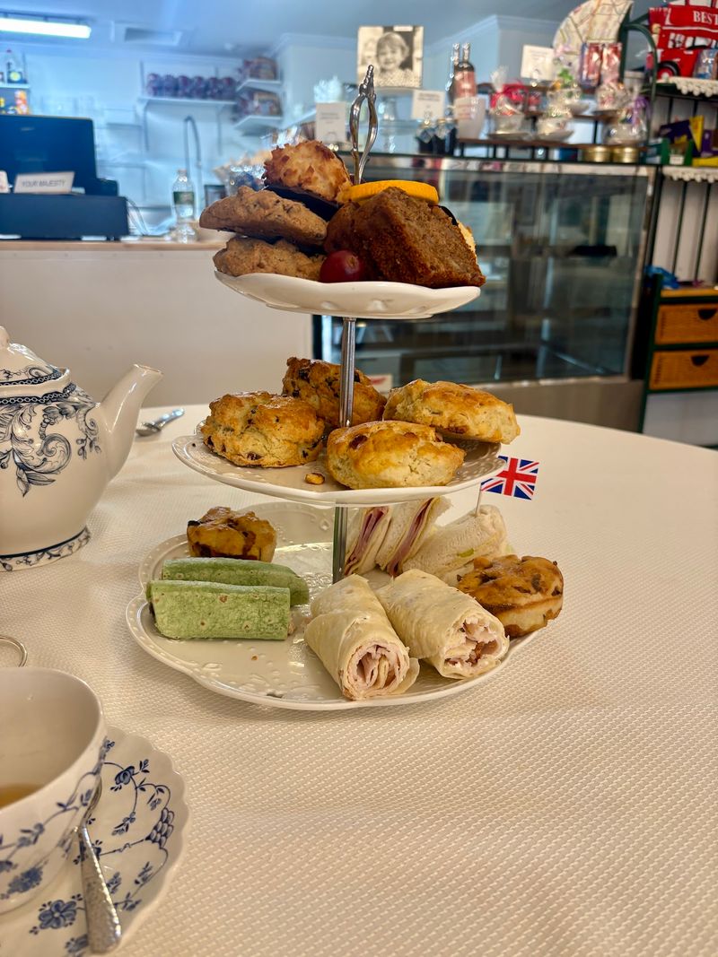 Val's English Tea & Pie Shop, Greenville