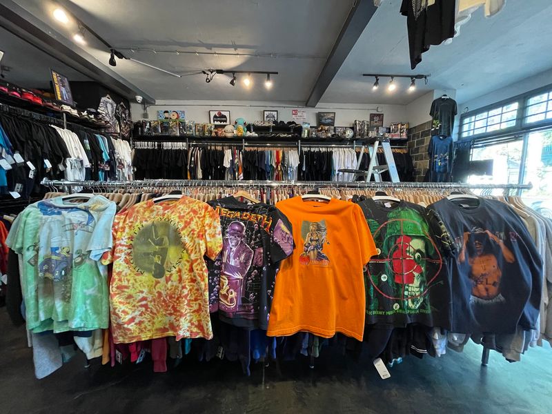 Where To Find Sacramento'S 9 Most Surprisingly Affordable Vintage Markets - Decor Hint SecondHand Hustle: Where Style Meets Sustainability