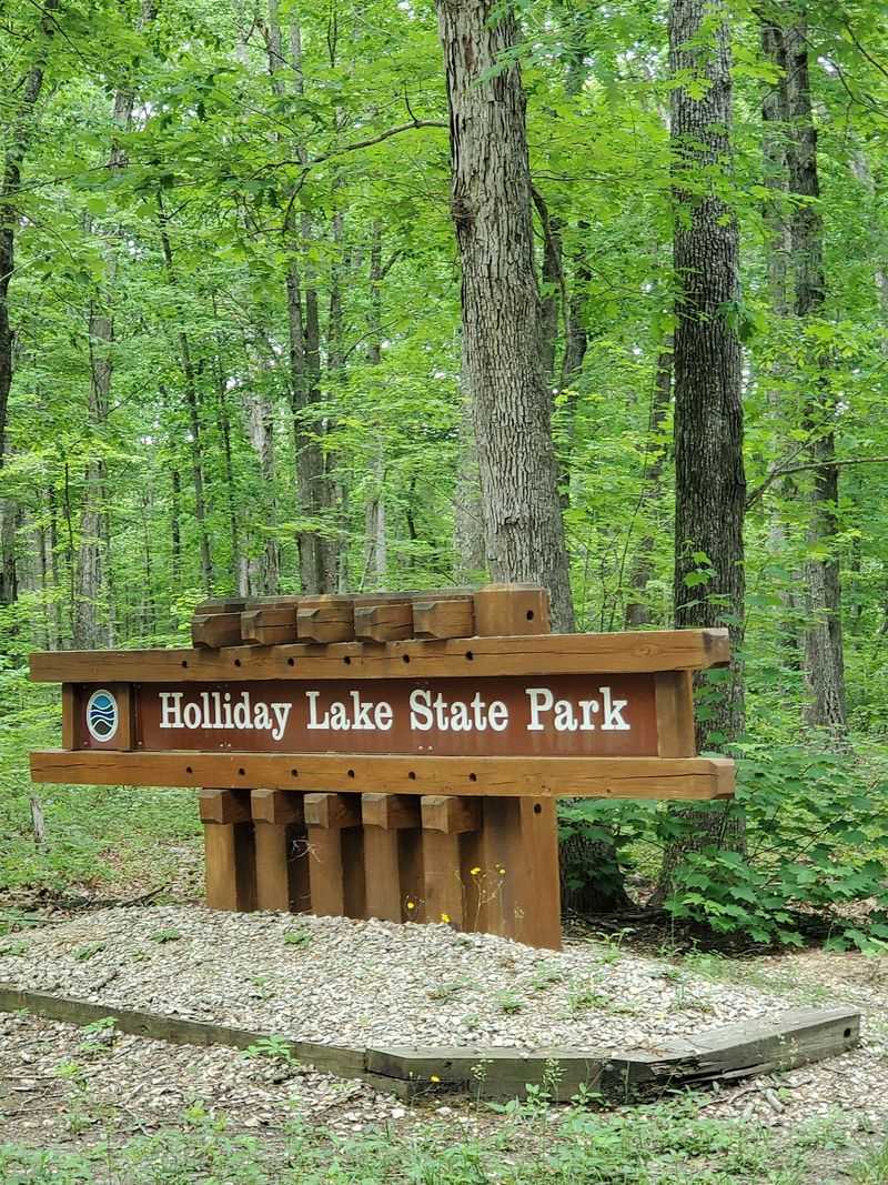 Holliday Lake State Park Campground, Appomattox