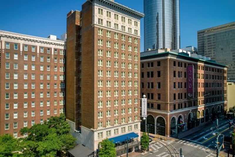 These 10 Georgia Places Are Known For Their Eerie Paranormal Legends - Decor Hint The Ellis Hotel