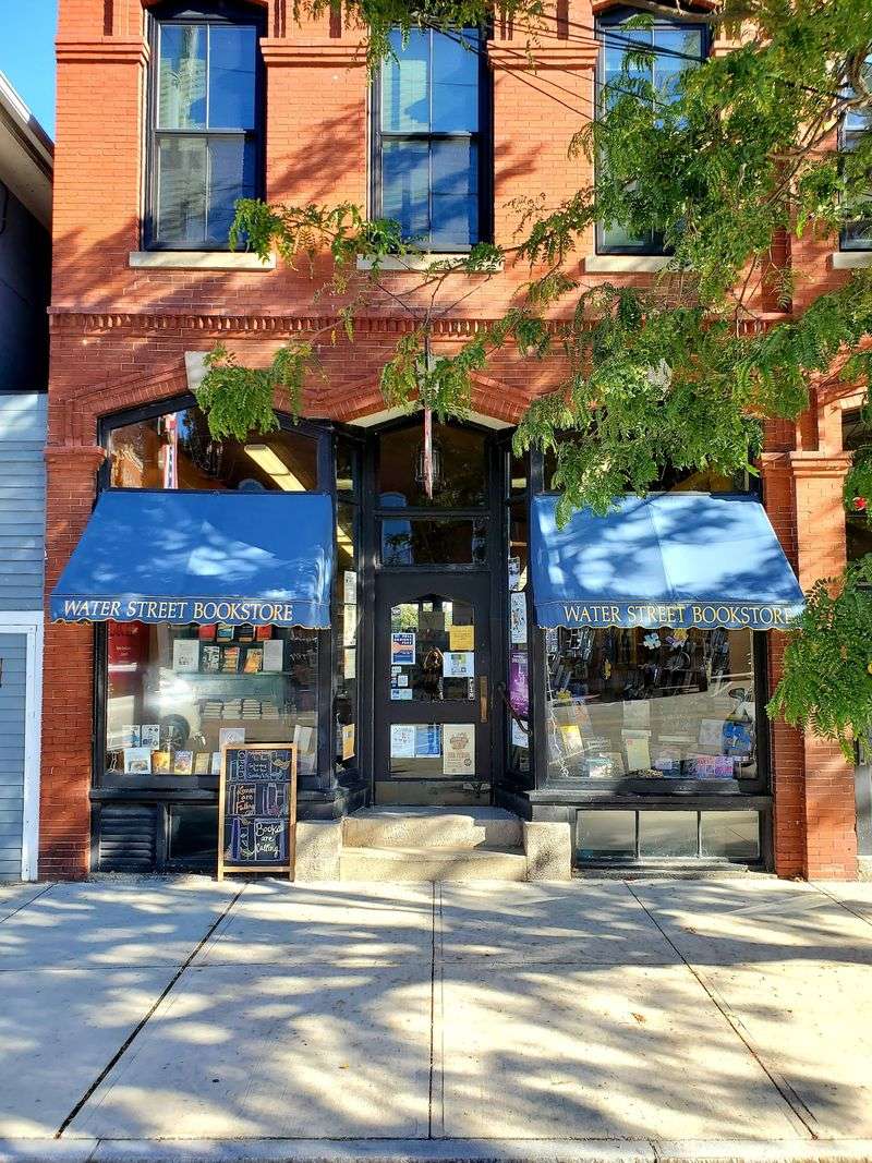 Water Street Bookstore, Exeter