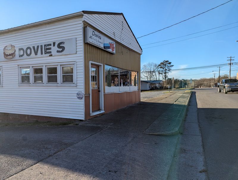 12 Restaurants Across Rural Kentucky Locals Say You Need To Try In 2026 - Decor Hint Dovie's