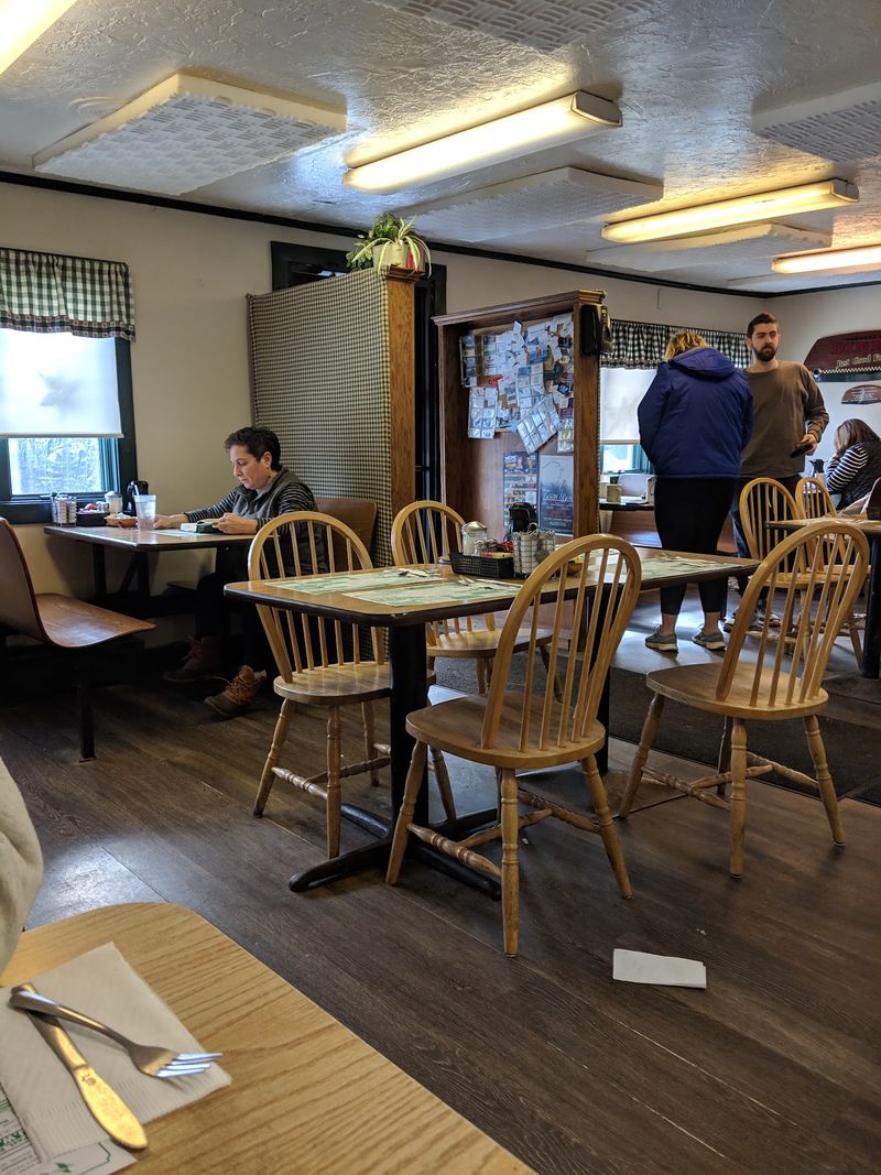 This No-Frills Diner In New Hampshire Serves French Toast Worth Waking Up Early For - Decor Hint Scratch Cooking You Can Taste