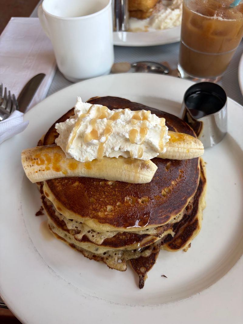 Big Plates Handle Serious Early Appetites