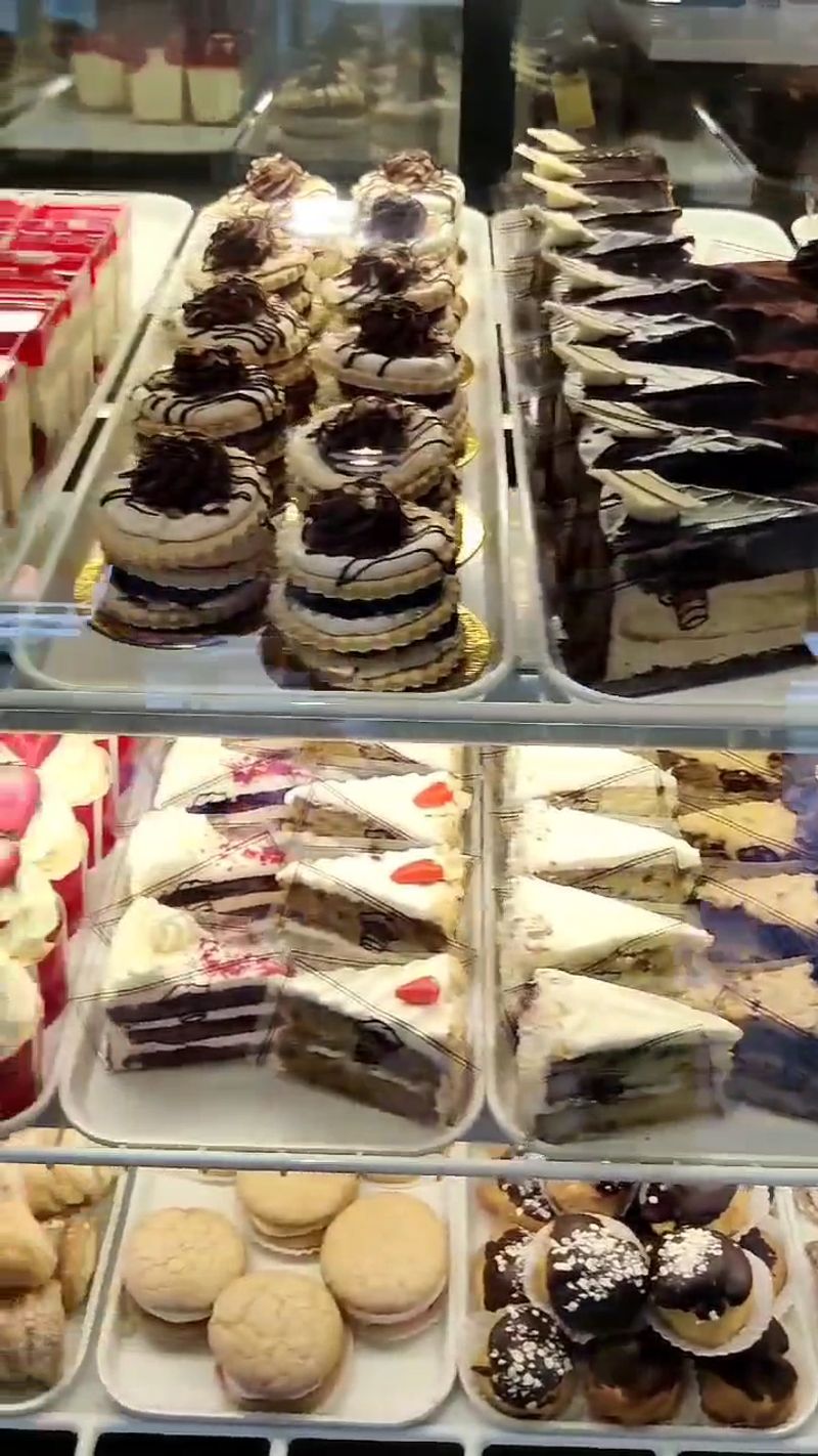 Cakes That Skip The Sugar Overload