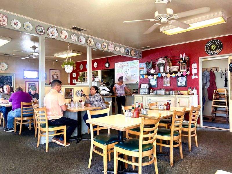 Katrina's Cafe, Auburn