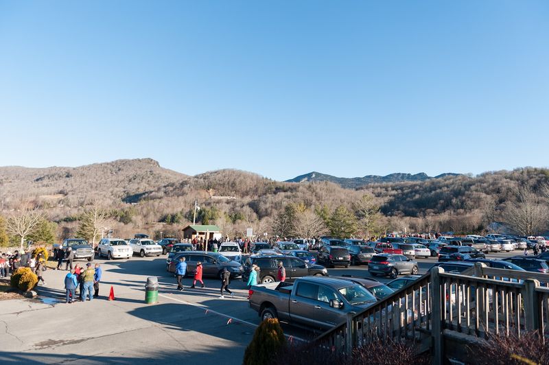 This North Carolina Mountain Festival Turns Oktoberfest Into A Full Weekend Of Fall Fun - Decor Hint Browse Local Crafts Between Music, Food, And Mountain Views