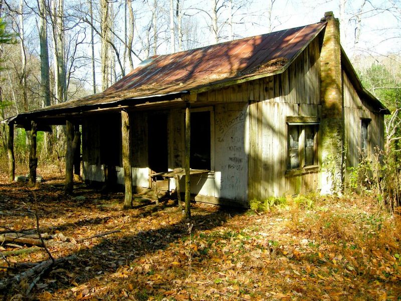 15 Abandoned North Carolina Places With Stories Creepier Than Any Haunted House - Decor Hint Lost Cove, Yancey County