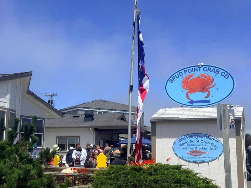 11 Remote Northern California Restaurants Where Getting There Is Half The Adventure - Decor Hint Spud Point Crab Company, Bodega Bay
