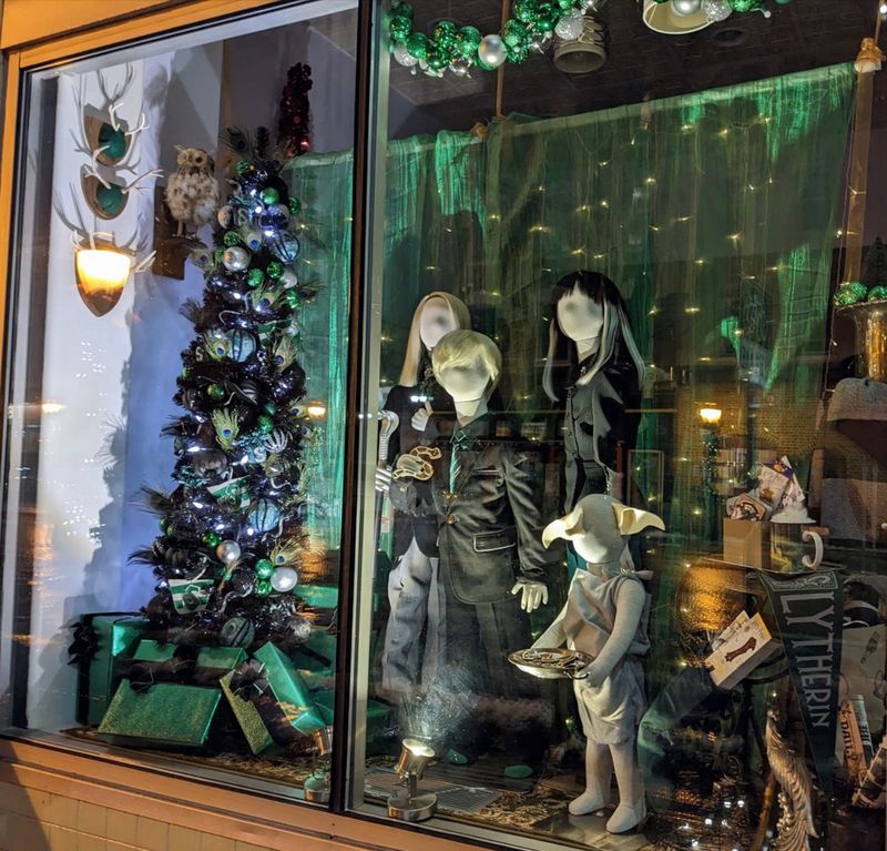 Window Displays That Stop Pennsylvania Sidewalk Traffic