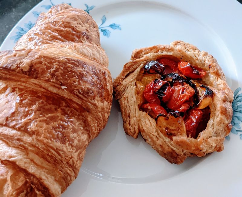 This Connecticut Bakery Is Only Open 3 Days A Week And Still Draws A Crowd - Decor Hint Croissants Bring Even More Flaky Layers