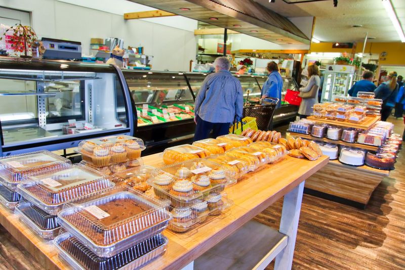 Dutch Country Market, Laurel