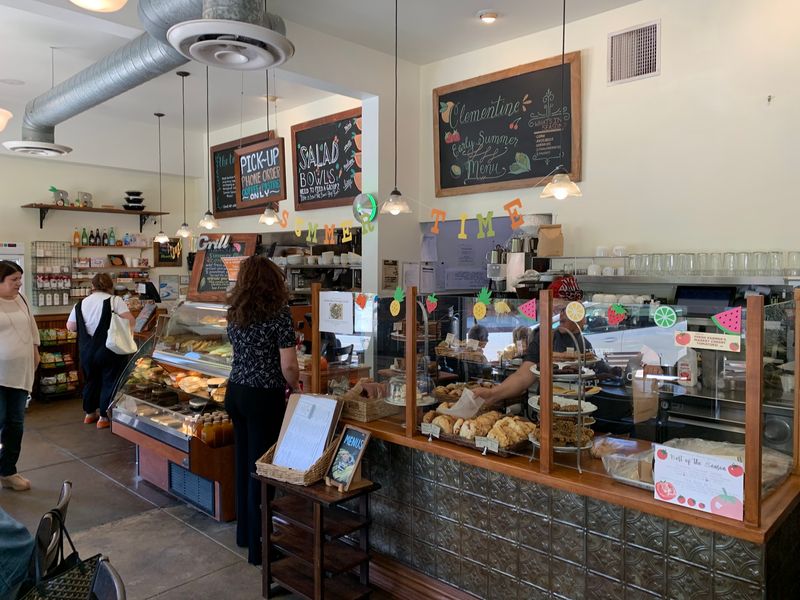 Clementine, Los Angeles