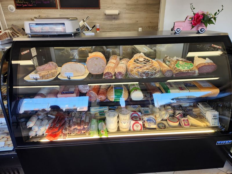 This Connecticut Bakery Has Turned Fresh-Filled Cannoli Into One Of Its Signature Treats - Decor Hint Seasonal Treats Keep Things Interesting