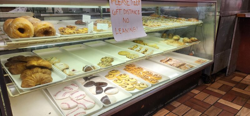 Connecticut'S Oldest Bakery Has Kept Its Recipes Secret For Generations - Decor Hint Pastries Bring Plenty Of Classic Choices