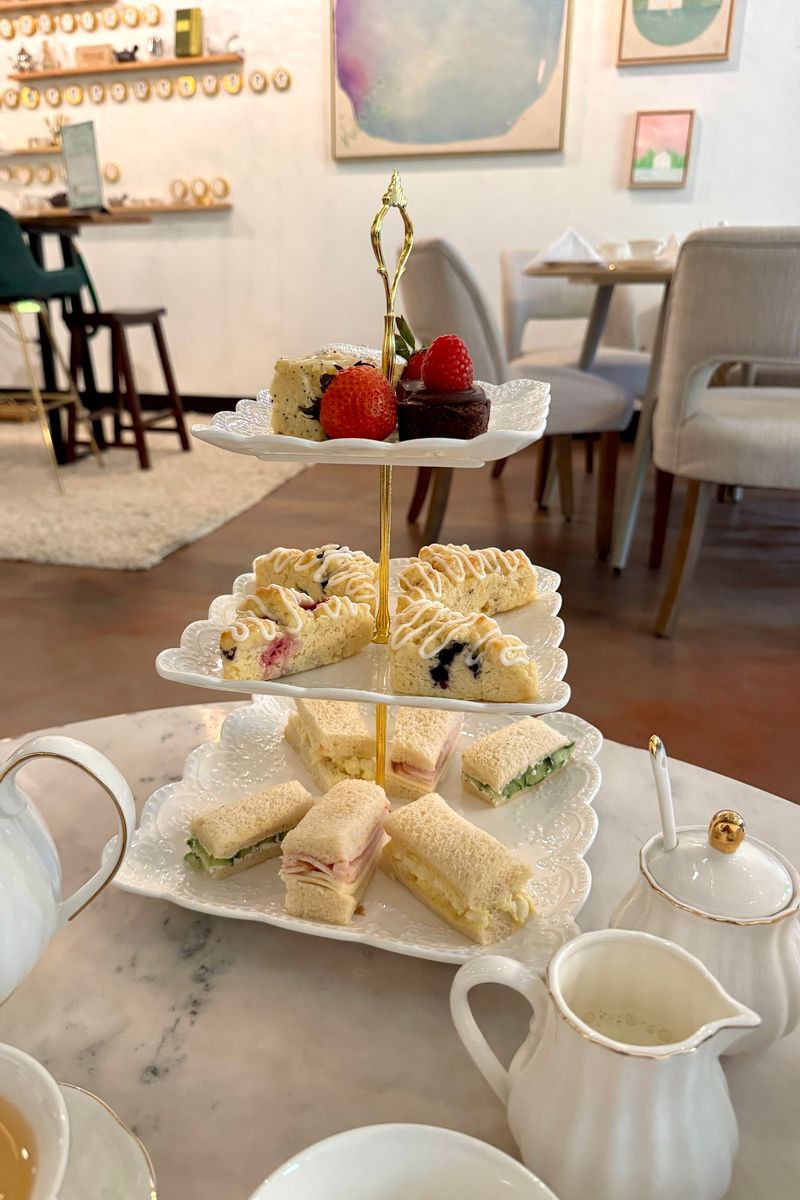 10 North Carolina Hole-In-The-Wall Tea Rooms With Southern Desserts Worth Craving - Decor Hint Sincerely Tea House, Davidson