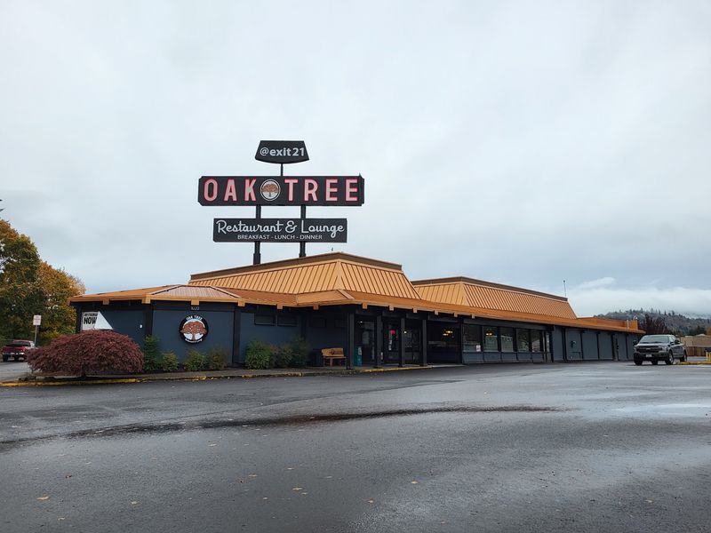 Oak Tree Restaurant & Lounge, Woodland