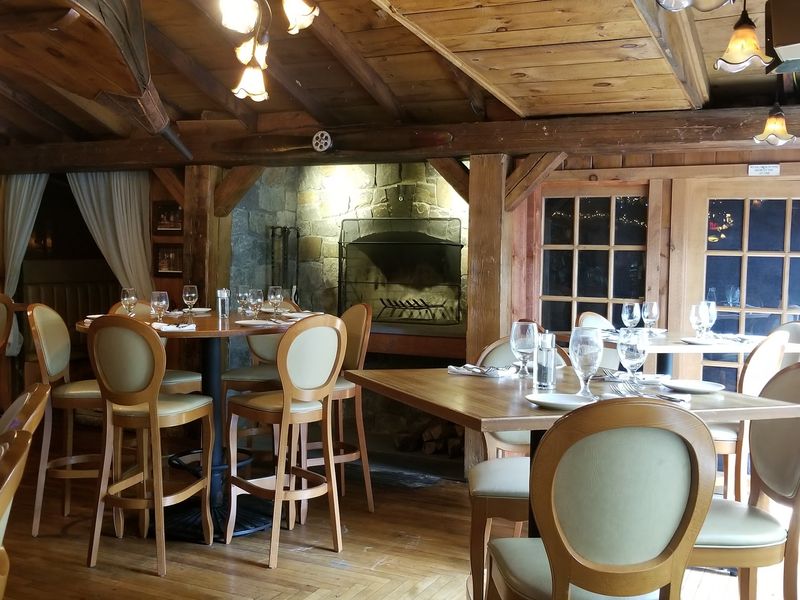 Connecticut Has A Restaurant Inside A 1737 Mill Where You Can Fill Your Plate With Steaks And Homemade Pasta - Decor Hint Original Stonework Keeps The Past Close
